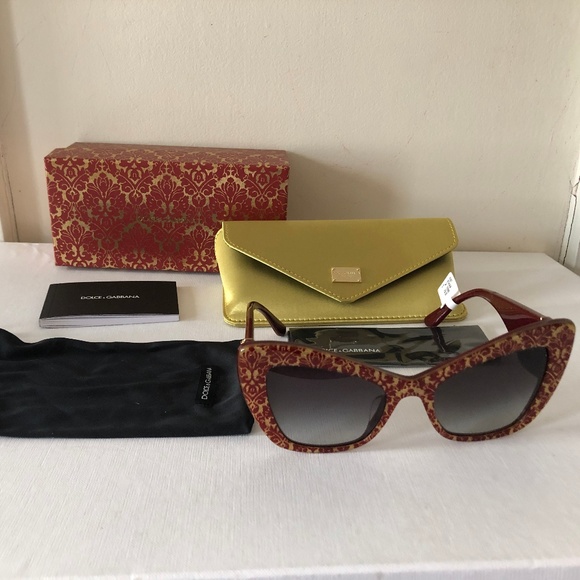 Dolce & Gabanna Chunky Cat-Eye Sunglasses & Logo ❤ - Picture 7 of 8